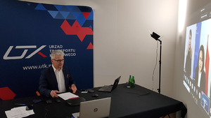 Ignacy Góra, Prezes UTK, obraz z połączenia on-line, widoczny jest tłumacz PJM.