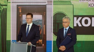 Po lewej stronie zdjęcia Andrzej Bittel, Sekretarz Stanu w Ministerstwie infrastruktury oraz dr inż. Ignacy Góra, Prezes Urzędu Transportu Kolejowego podczas otwarcia Forum